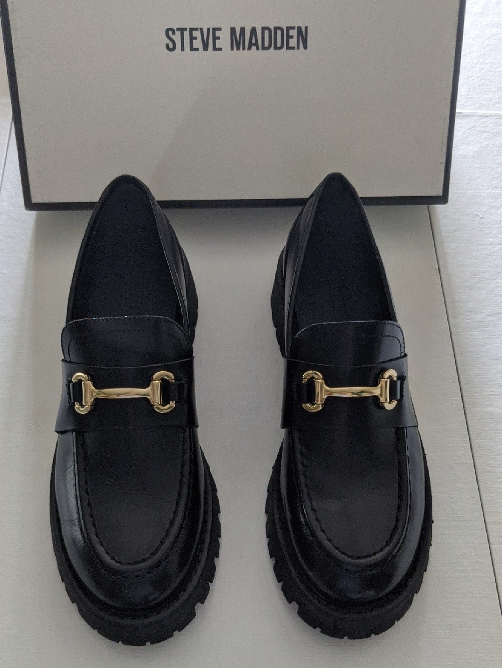 Steve Madden - LANDO - Black Leather Loafers with Gold Bit - Sz 10